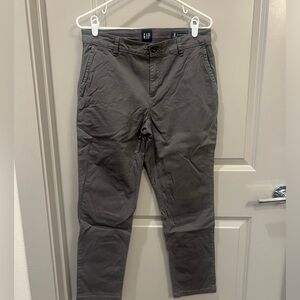 GAP Gray Khaki’s Relaxed Girlfriend Fit - Size 8